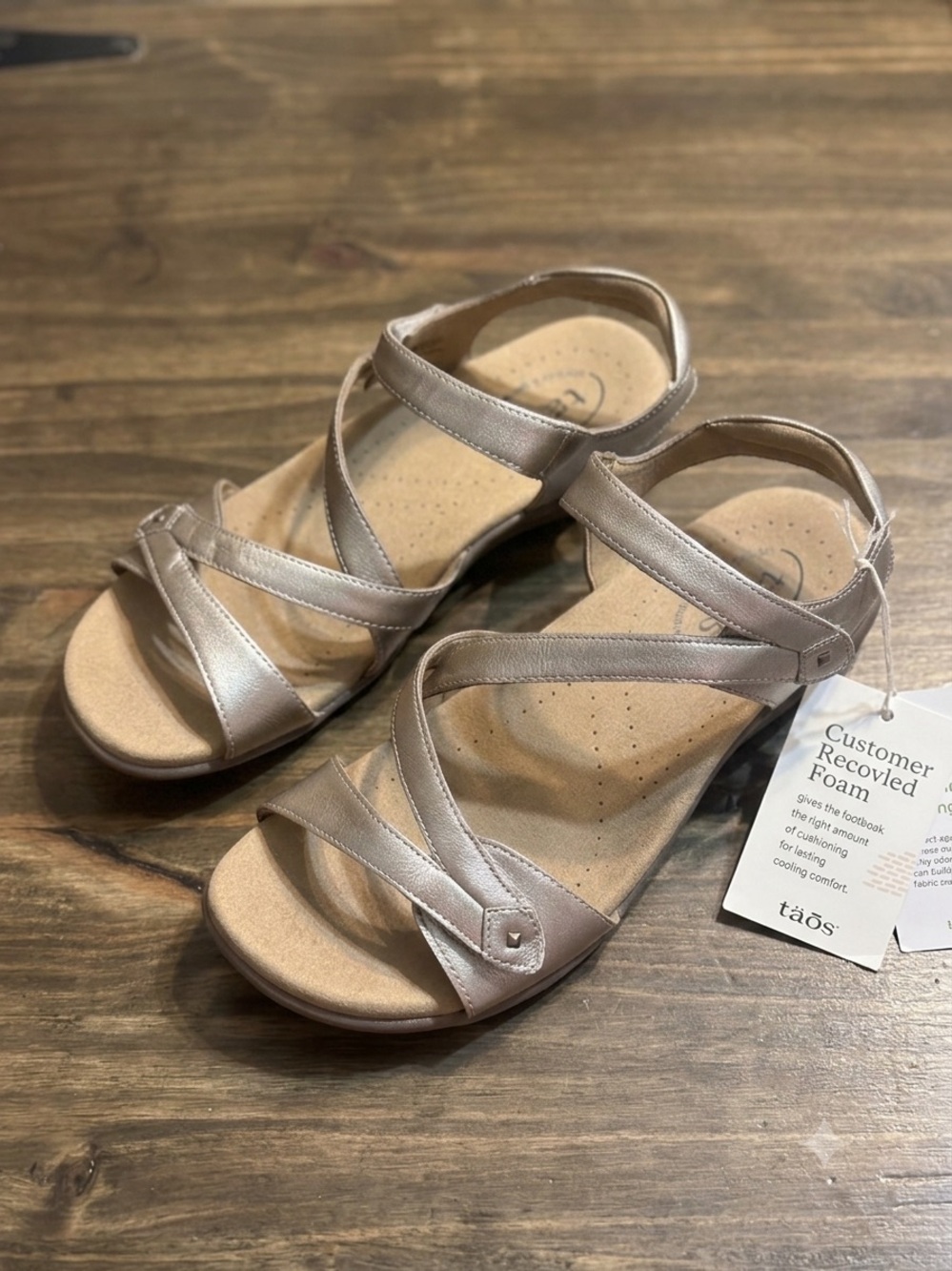 Taös Big Time Metallic Champagne Strappy Comfort Sandals Leather NWT